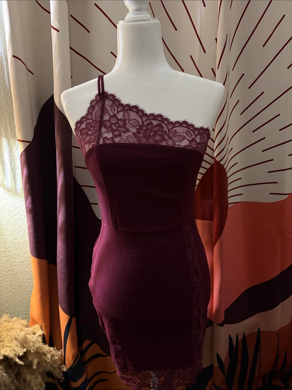 One-Shoulder Lace Trim Premonitions Bodycon Dress in Velvetier Bloom